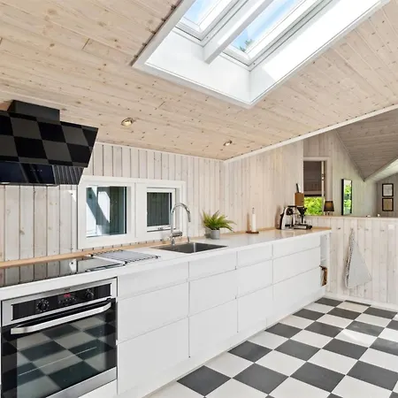 Holiday home Batsha - 350m From The Sea By Interhome