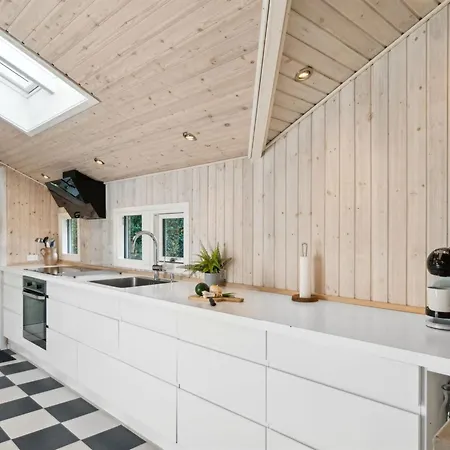 Batsha - 350m From The Sea By Interhome Feriehus